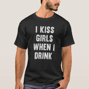 Camiseta Lésbica Bissexual dizendo Piada Eu Beijo Meninas Q