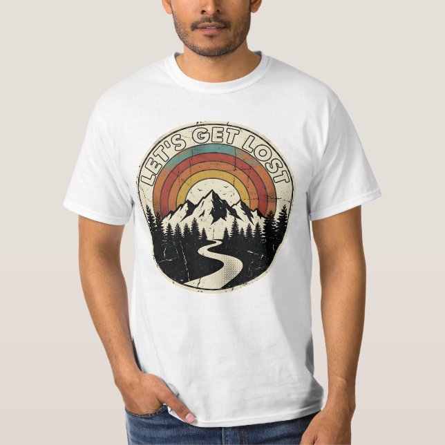 Camiseta Let’s Get Lost Retro Mountain Adventure Outdoor (Frente)