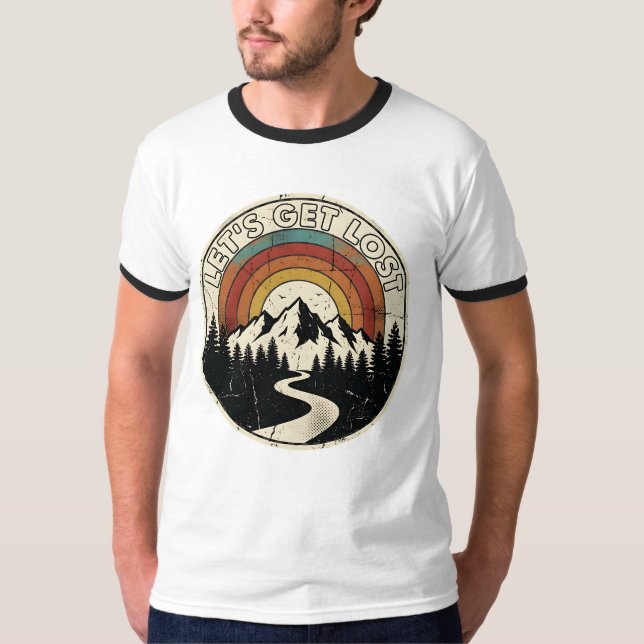 Camiseta Let’s Get Lost Retro Mountain Adventure Outdoor (Frente)