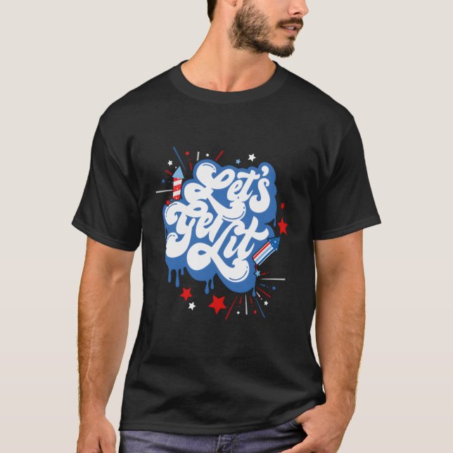 Camiseta Letâ€™S Lit Fireworks American 4 De Julho Pat (Frente)