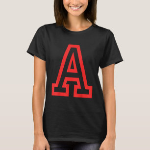 Camiseta Letra A Grande e negrito em vermelho