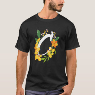 Camiseta Letra C Maiúscula Alfabeto Flores Monograma Inicia