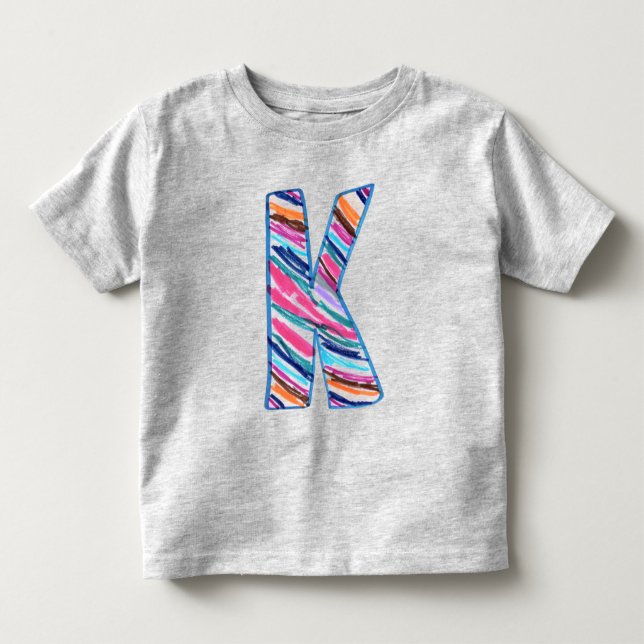 Camiseta Letra K Colorida Multicolorida como em Kay (Frente)