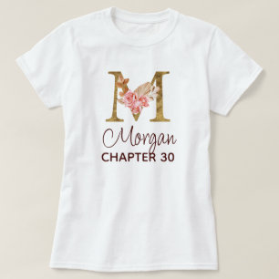 Camiseta Letra M Monograma Dourado Rosas Rosa Claro Anivers