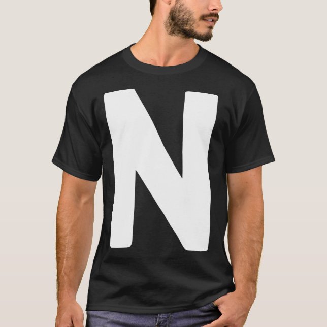 Camiseta Letra N grande e negrito branco (Frente)