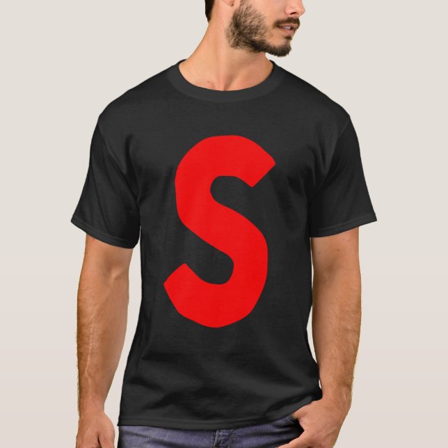 Camiseta Letra S Grande e Vermelho Negrito (Frente)