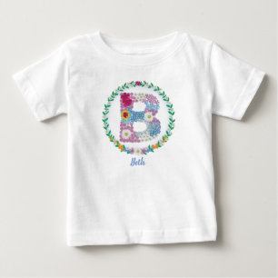 Camiseta Letras de Flor Iniciais "B" com Nome Personalizado