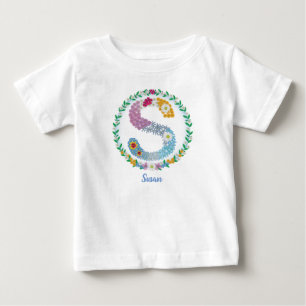 Camiseta Letras Flores Iniciais "S" com Nome Personalizado