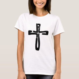 Camiseta letras negras de Jesus na Cruz