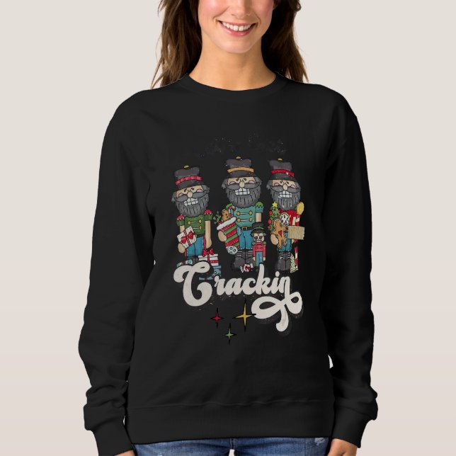 Camiseta Let's Get Crackin Nutcracker Groovy Christmas Fami (Frente)