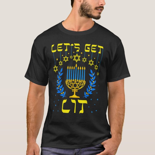 Camiseta Let's Get Lit Hanukkah  Jew Menorah Jewish Chanukk (Frente)