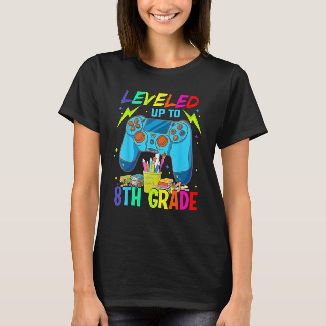 Camiseta Levado Até 8° Ano De Volta Ao Jogo De Vídeo Da Esc (Frente)