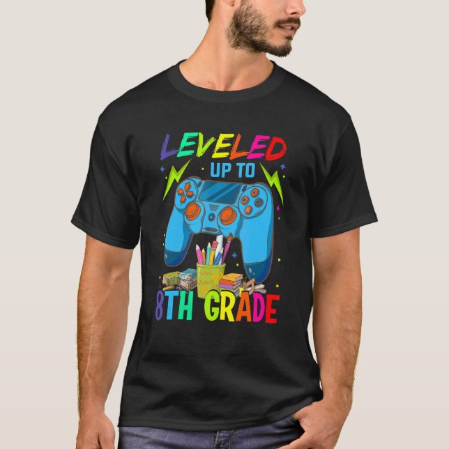 Camiseta Levado Até 8° Ano De Volta Ao Jogo De Vídeo Da Esc (Frente)