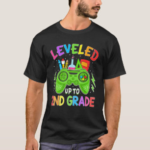 Camiseta Levado Até O Jogador De Nível segundo De Volta À E
