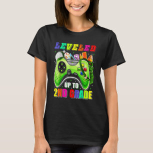 Camiseta Levado Até O Jogador De Nível segundo De Volta À E
