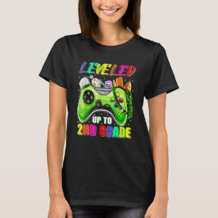 Camiseta Levado Até O Jogador De Nível segundo De Volta À E