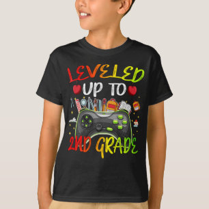 Camiseta Levado Até O Jogador De Nível segundo De Volta À E