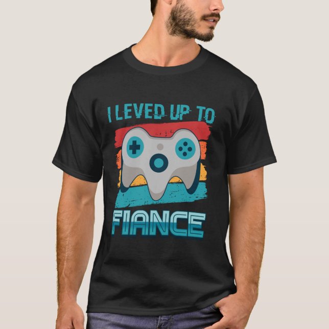 Camiseta Levado Até Se Adaptar A Casais Recentemente Envolv (Frente)