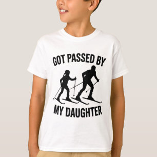 Camiseta Levado pela Minha Filha Amante de Esqui Divertido