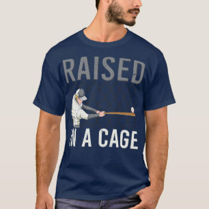 Camiseta Levantado em uma jaula de beisebol