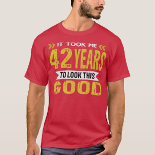 Camiseta Levei 42 anos para olhar para esta boa retr de col
