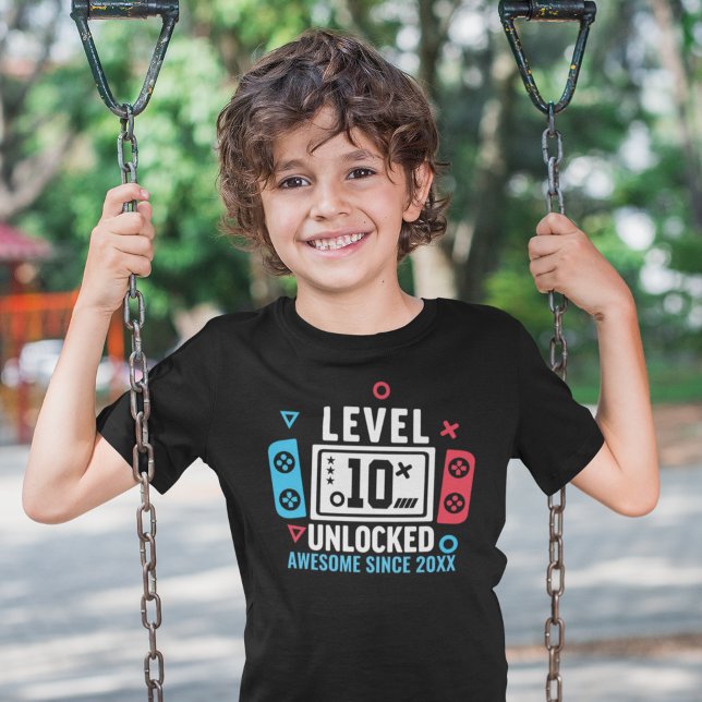 Camiseta LEVEL 10 UNLOCKED Gamer Birthday – Custom Year (Criador carregado)