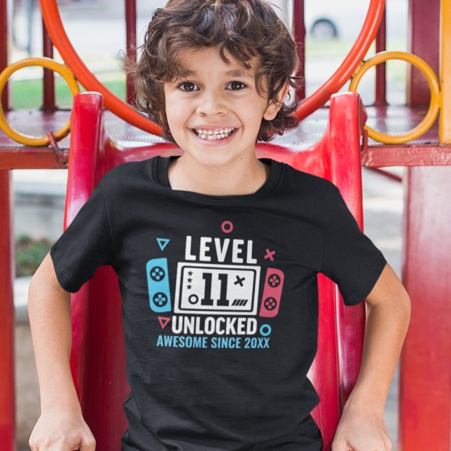 Camiseta LEVEL 11 UNLOCKED Gamer Birthday – Custom Year (Criador carregado)