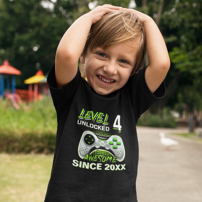 Camiseta Level 4 Unlocked - Fun Birthday 4 Gamer  (Criador carregado)