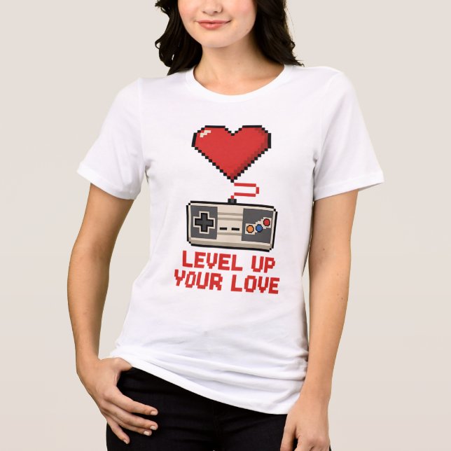 Camiseta Level Up Your Love, Retro Pixel Gaming Design (Frente)