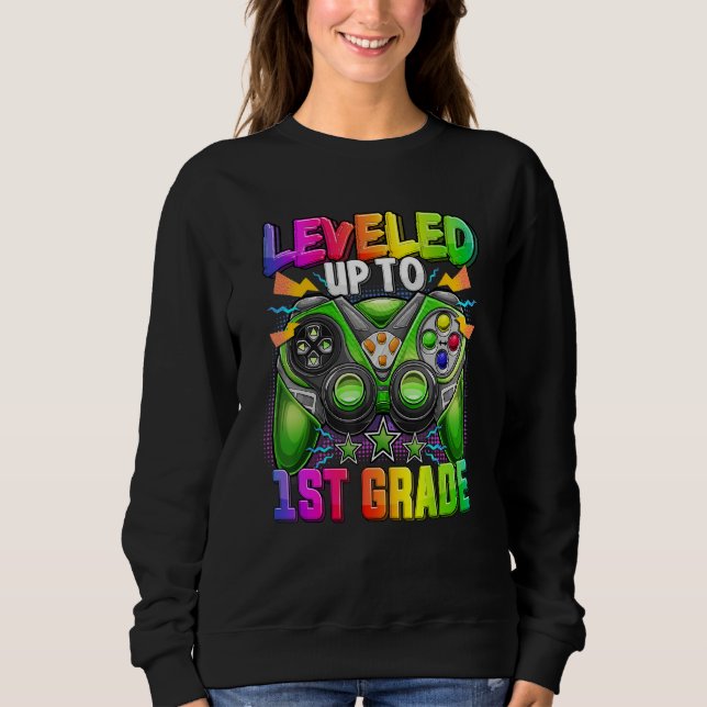 Camiseta Leveled Up To 1st Grade Gamer Back To School First (Frente)