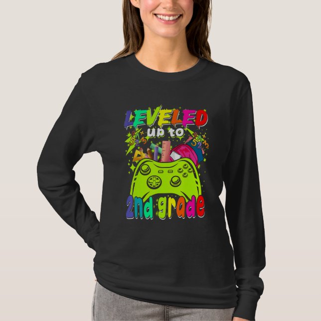Camiseta Leveled Up To 2nd Grade Gamer Back To School First (Frente)