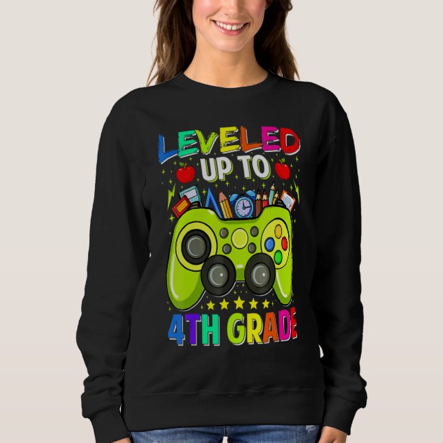 Camiseta Leveled Up To 4th Grade Gamer Back To School First (Frente)