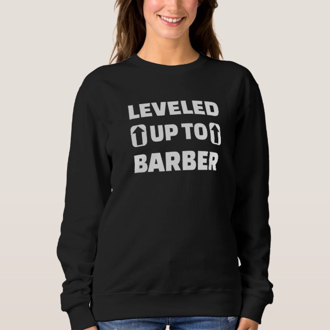 Camiseta Leveled Up To Barber (Frente)