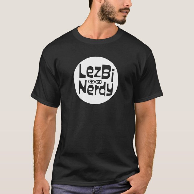 Camiseta Lezbi Nerdy Basic Tee (Logotipo Branco) (Frente)