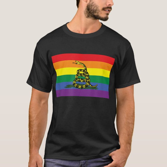 Camiseta LGBT Pride Don't Tread Rainbow Gadsden Flag  (Frente)