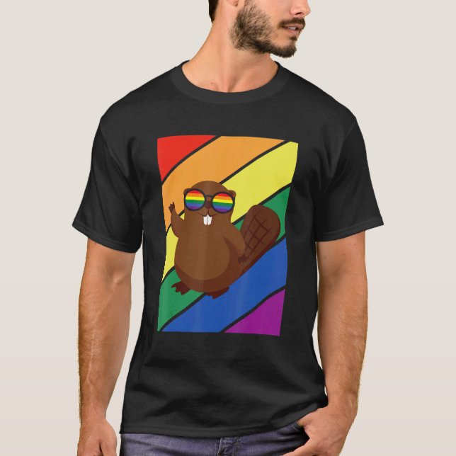 Camiseta LGBTQ Flag Gay Pride Month Rainbow Beaver With LGB (Frente)