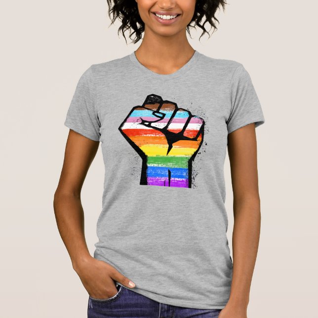 CAMISETA LGBTQ PROGRESSO ORGULHA FIST (Frente)