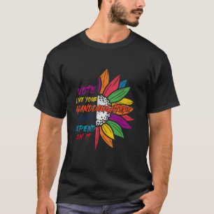 Camiseta LGBTQ Vote como Sua Neta Depende de