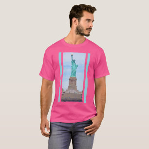 Camiseta Liberdade iluminando o poema do Lázaro
