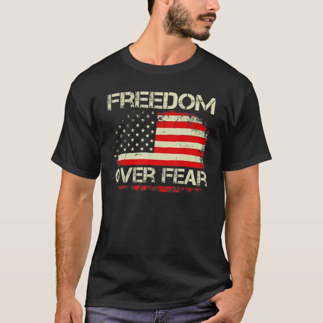 Camiseta Liberdade Sobre Medo Bandeira Patriótica Dos Eua A (Frente)