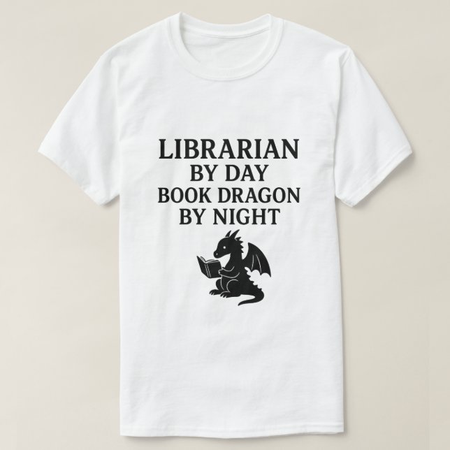 Camiseta Librarian by day, book dragon by night. (Frente do Design)