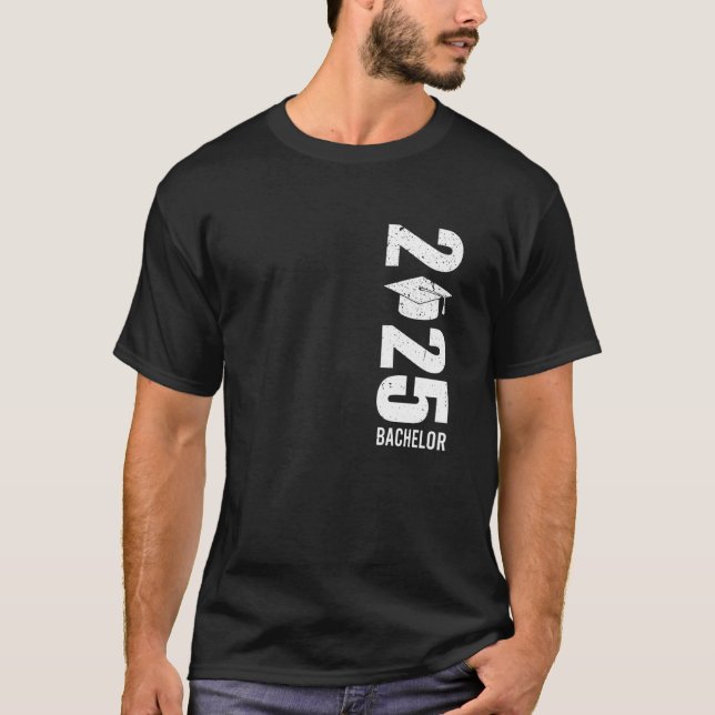 Camiseta Licenciatura BACHELOR 2025 Festa de Solteiro Gra (Frente)
