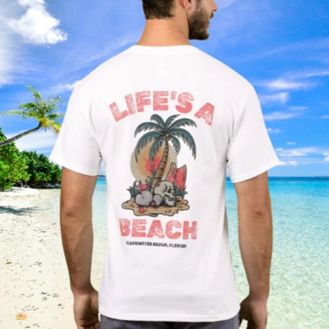 Camiseta Life's A Beach by Salty AF (Criador carregado)