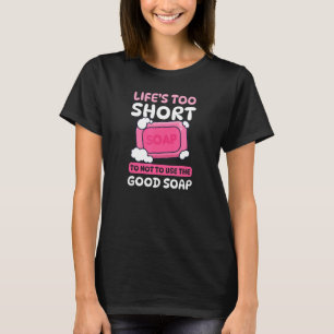 Camiseta Lifes Short Não Utiliza Boas Fazeres De Sabão