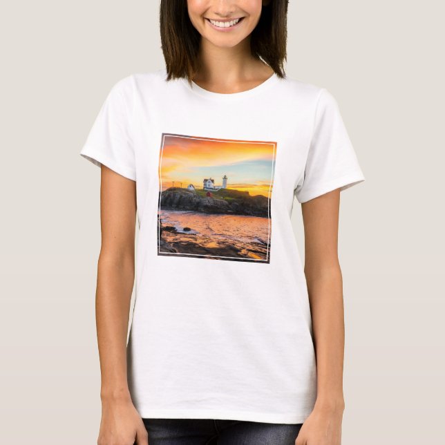 Camiseta Lighthouses | Nubble Lighthouse Maine (Frente)
