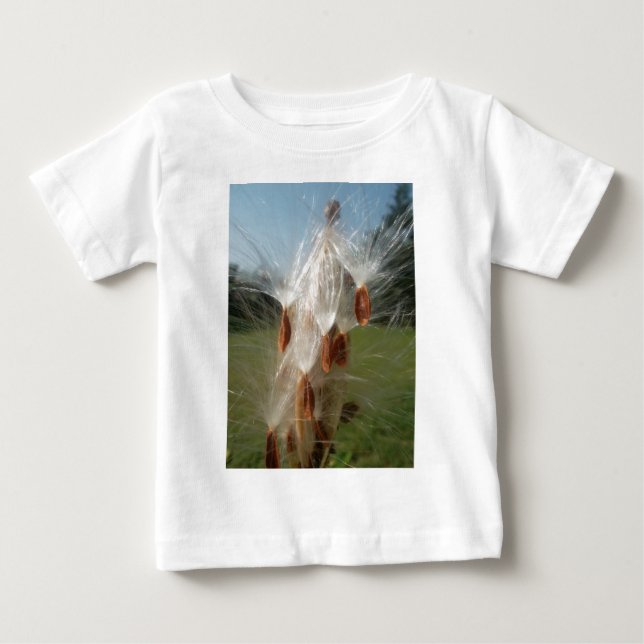 Camiseta Linda Mágica Milkweed: Um Design de Voo Skyward (Frente)