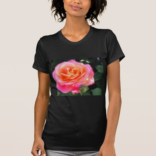 Camiseta Linda Rosa Rosa e Laranja (Frente)