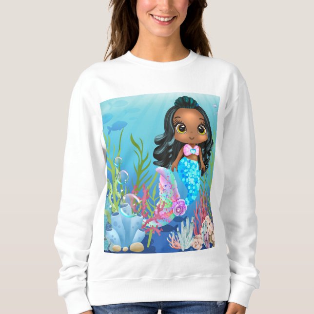 Camiseta Linda sereia negra tocando no mar (Frente)