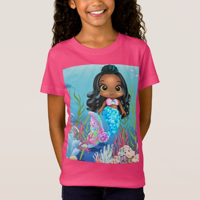 Camiseta Linda sereia negra tocando no mar (Frente)