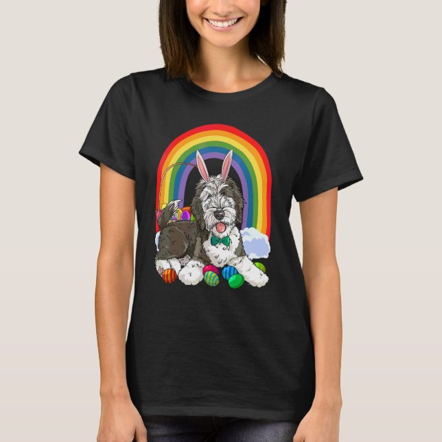Camiseta Lindo Sheepadoodle Feliz Páscoa Ovos Coelho Cachor (Frente)